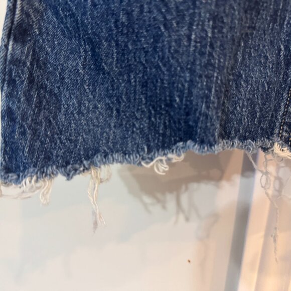 GAP Denim High Rise Raw Hem Jeans โ Size 14 / 32 ๐ Description: Chic and edgy - Picture 6 of 7